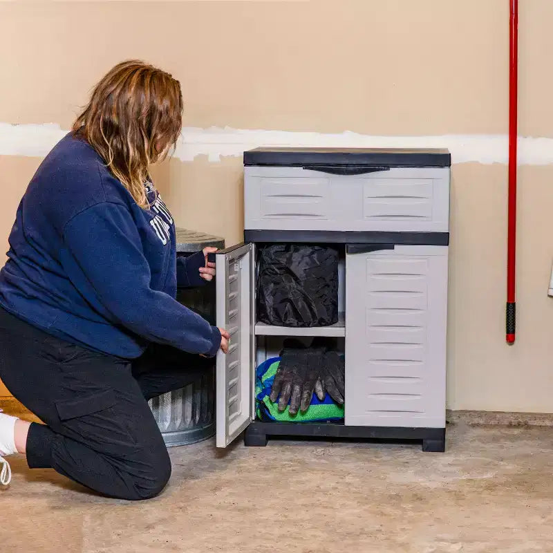 Vielseitiger Kunststoffschrank mit verstellbarem Einlegeboden und Schublade, 87,6 cm H, für den Innenbereich