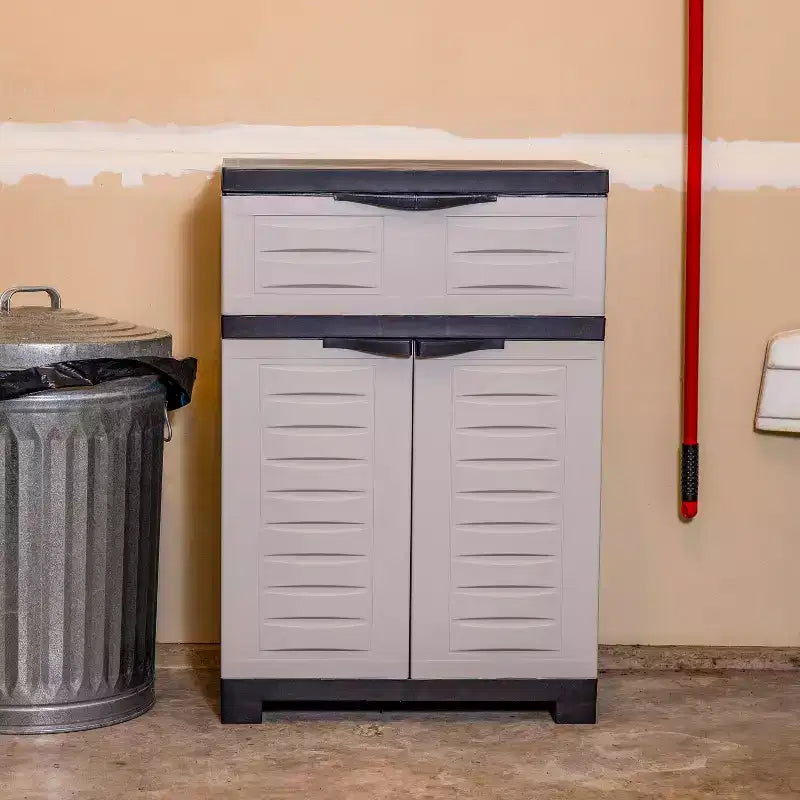 Vielseitiger Kunststoffschrank mit verstellbarem Einlegeboden und Schublade, 87,6 cm H, für den Innenbereich
