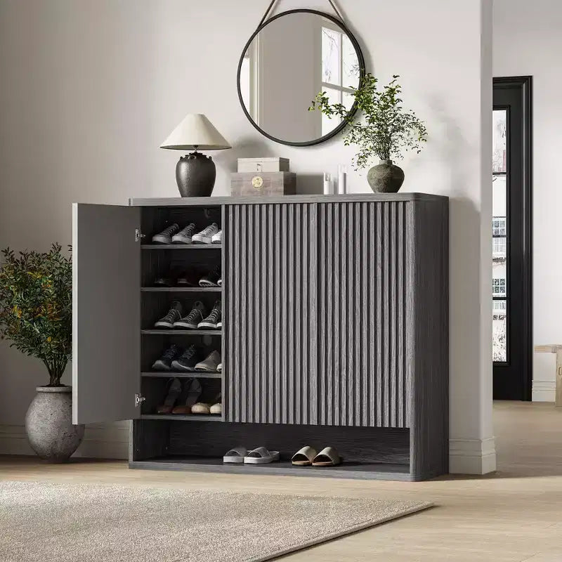 46 Zoll Holzschuhschrank mit geriffelter Tür – Verstellbarer Stauraum fasst 30-35 Paar für Eingangsbereich & Wohnzimmer
