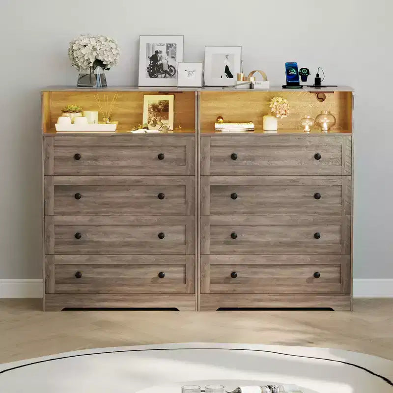 4-Schubladen-Kommode mit Ladestation & LED-Beleuchtung, schmale vertikale Schubladenkommode mit offenem Regal, Schlafzimmerkommode für Schrank, Kinderzimmer, Apartments