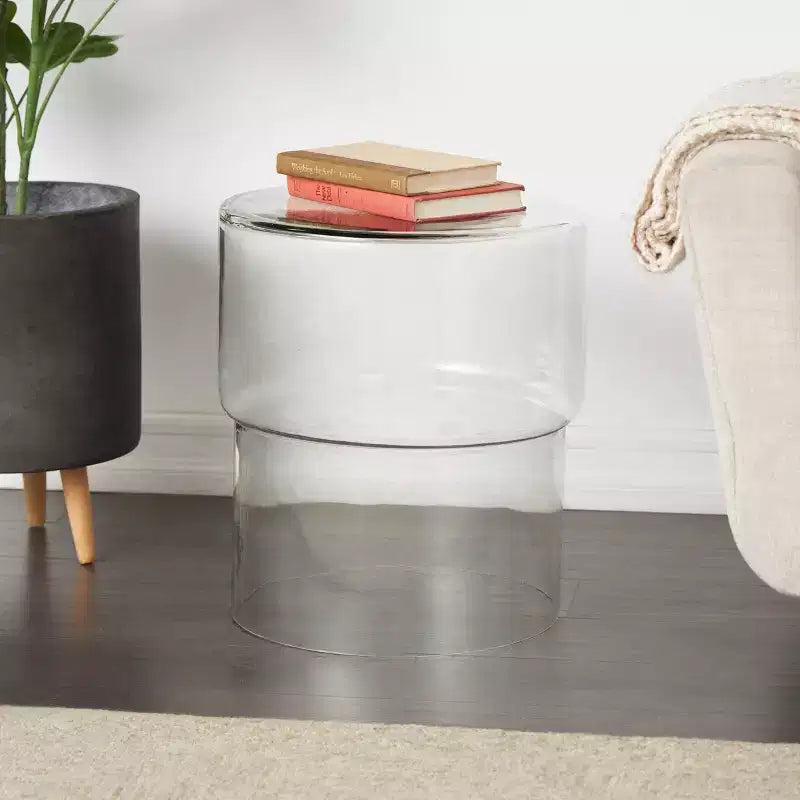 Moderner Beistelltisch aus Glas, klare Tischplatte aus gehärtetem Glas, schlankes Metallgestell, Wohnzimmer